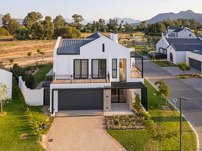 4 Bedroom House For Sale in Paarl - n2Y4.webp