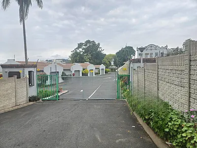 2 Bedroom Townhouse For Sale in Pinetown - img