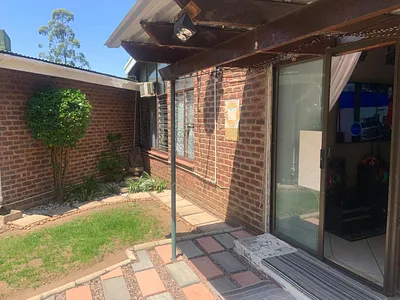 2 Bedroom Townhouse To Rent in Pinetown - POdZ.webp