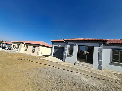3 Bedroom House For Sale in Secunda - 0rL6.webp