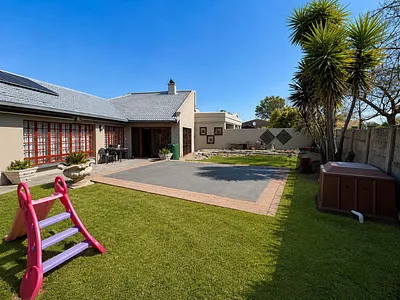 4 Bedroom House For Sale in Secunda - 3WDx.webp