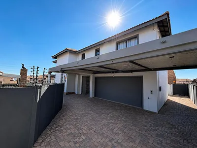 4 Bedroom House For Sale in Secunda - img