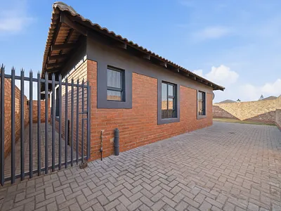 3 Bedroom House For Sale in Secunda - OnJF.webp