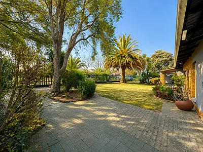 4 Bedroom House For Sale in Secunda - xpwh.webp
