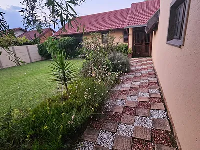 4 Bedroom House For Sale in Secunda - Gc2s.webp