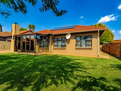 3 Bedroom Townhouse For Sale in Centurion - Arr1.webp