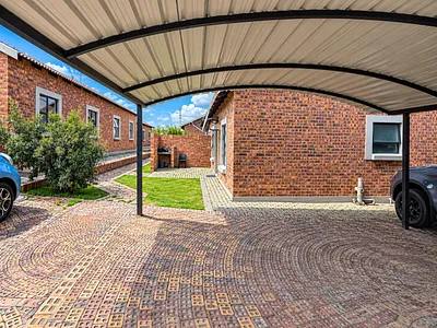 3 Bedroom Apartment For Sale in Secunda - 5qUo.webp