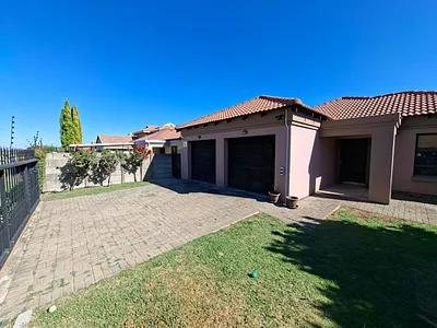 3 Bedroom House For Sale in Secunda - img