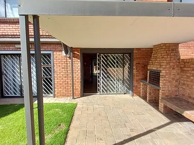 3 Bedroom House For Sale in Secunda - IDMt.webp