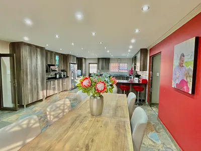 4 Bedroom House For Sale in Secunda - Lwk1.webp