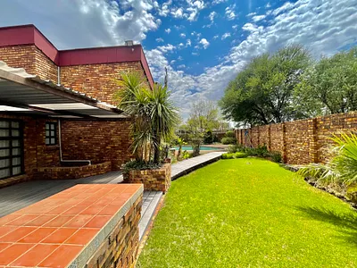 4 Bedroom House For Sale in Secunda - hfAD.webp