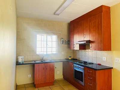 2 Bedroom Apartment To Rent in Secunda - img