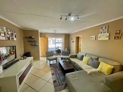 2 Bedroom Apartment For Sale in Secunda - DqHT.webp