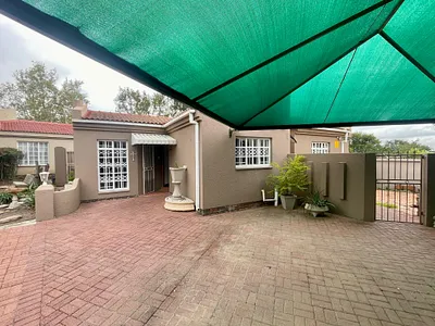 3 Bedroom House For Sale in Secunda - 0AuQ.webp