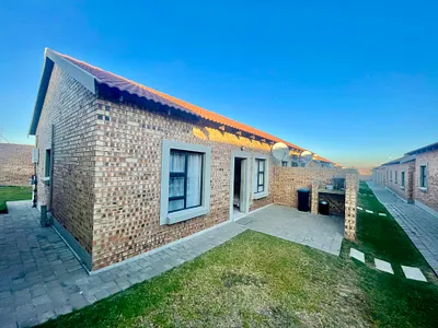 3 Bedroom House For Sale in Secunda - E9xJ.webp