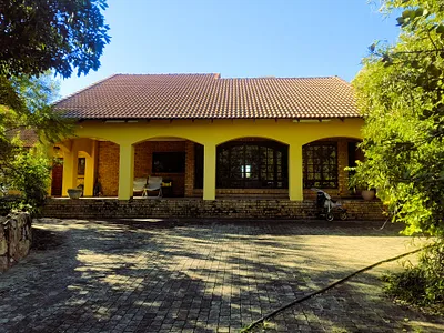 6 Bedroom House For Sale in Pretoria - 3ljL.webp