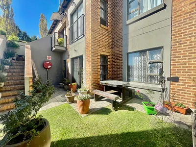 2 Bedroom Townhouse For Sale in Secunda - 9eYe.webp