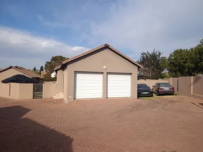 3 Bedroom Townhouse For Sale in Centurion - ESJE.webp