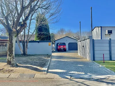 4 Bedroom House For Sale in Secunda - c0Ug.webp