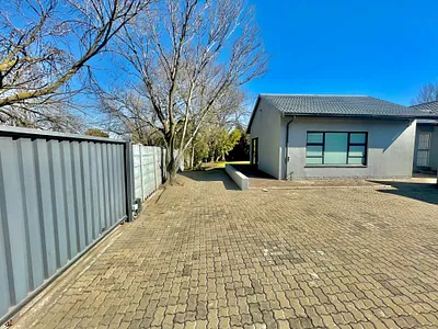 4 Bedroom House For Sale in Secunda - p2dO.webp