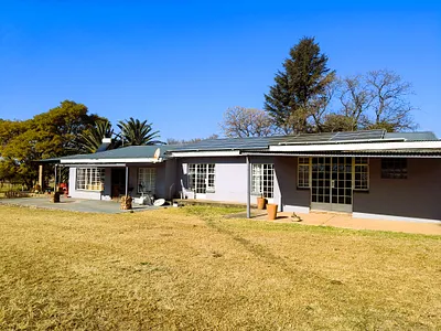 Farm For Sale in Rayton - gBS5.webp