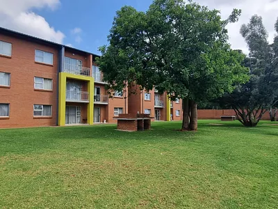 2 Bedroom Apartment For Sale in Pretoria - img