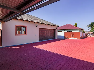 3 Bedroom Townhouse For Sale in Centurion - img
