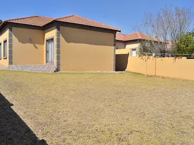 3 Bedroom Townhouse For Sale in Centurion - img