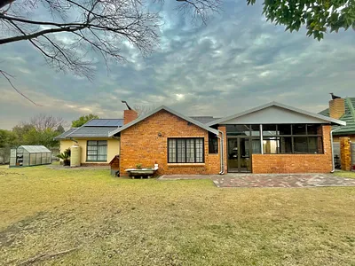 3 Bedroom House For Sale in Secunda - rXY7.webp
