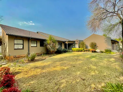 5 Bedroom House For Sale in Secunda - MjSd.webp