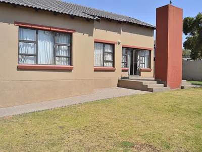 3 Bedroom Townhouse For Sale in Centurion - 1nDt.webp