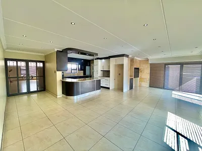 4 Bedroom House For Sale in Secunda - nWxC.webp