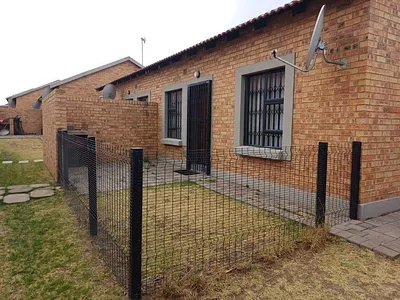 2 Bedroom Townhouse For Sale in Secunda - ZoYX.webp