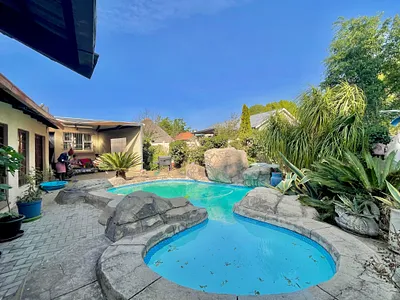 6 Bedroom House For Sale in Secunda - wE8j.webp