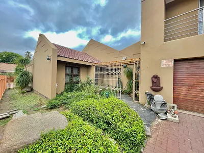 4 Bedroom House For Sale in Secunda - G5Qk.webp