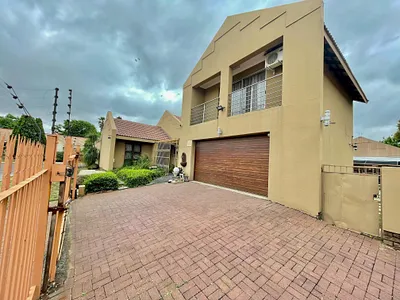 4 Bedroom House For Sale in Secunda - M9A0.webp