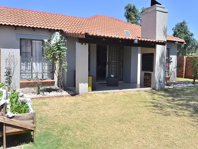 3 Bedroom Townhouse For Sale in Centurion - img