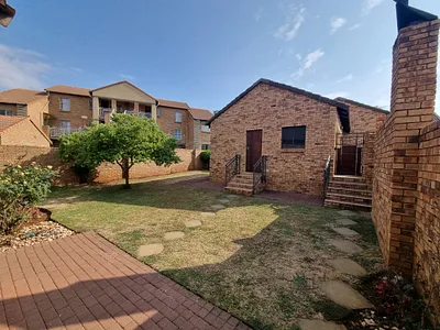 3 Bedroom Townhouse To Rent in Centurion - img