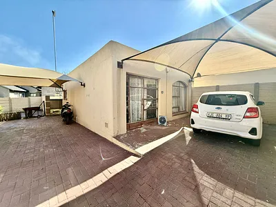 8 Bedroom House For Sale in Secunda - RPng.webp