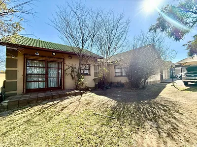 8 Bedroom House For Sale in Secunda - iIyn.webp