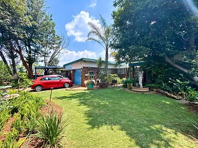 4 Bedroom House For Sale in Centurion - OrRz.webp