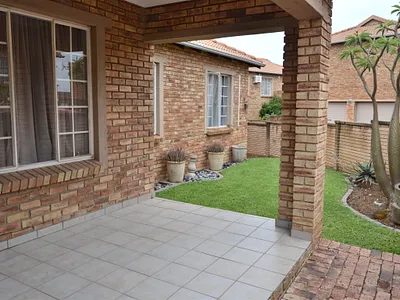 3 Bedroom Townhouse For Sale in Centurion - img