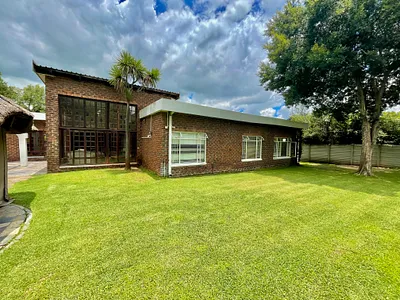 4 Bedroom House For Sale in Secunda - 2Ic2.webp