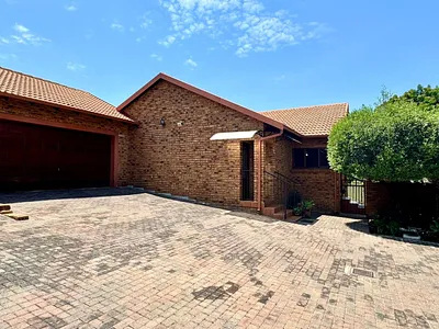 4 Bedroom Townhouse For Sale in Centurion - F23h.webp