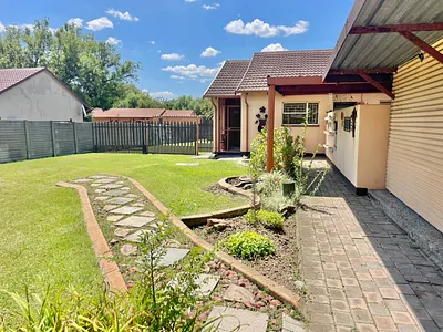4 Bedroom House For Sale in Secunda - k4Me.webp