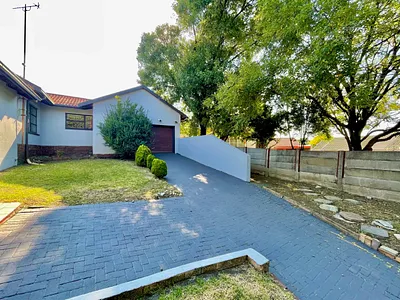 4 Bedroom House For Sale in Secunda - pGKi.webp