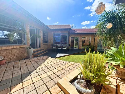 4 Bedroom House For Sale in Centurion - img
