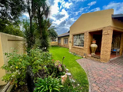 3 Bedroom House For Sale in Secunda - p98v.webp