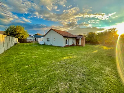 3 Bedroom House For Sale in Secunda - S8kN.webp