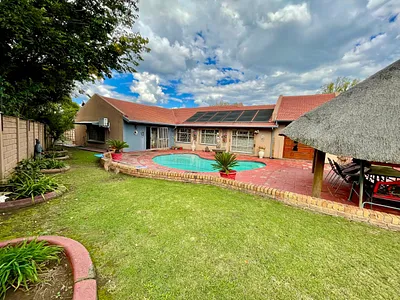 4 Bedroom House For Sale in Secunda - dVfW.webp